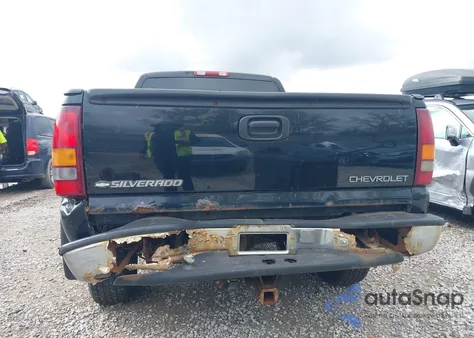 2000 Chevrolet Silverado 1500 Lt z USA, uszkodzony, nr VIN 1GCEK19T7YE311751